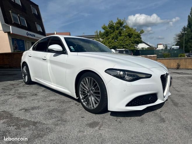Alfa romeo Giulia 2.2 JTDM 180CH LUSSO Pack Hiver BVA Blanc de 2016