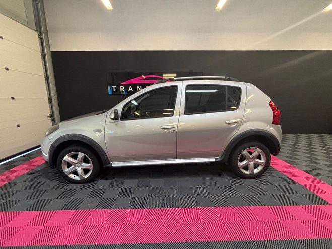 Dacia Sandero 1.5 dCi 90 FAP Stepway / Distrib Change Gris de 2012