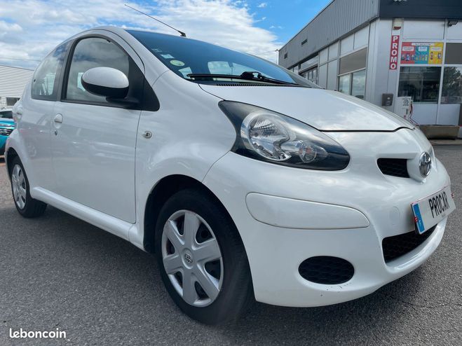 Toyota Aygo 1.0 VVT-i 68 CONFORT Blanc de 2010