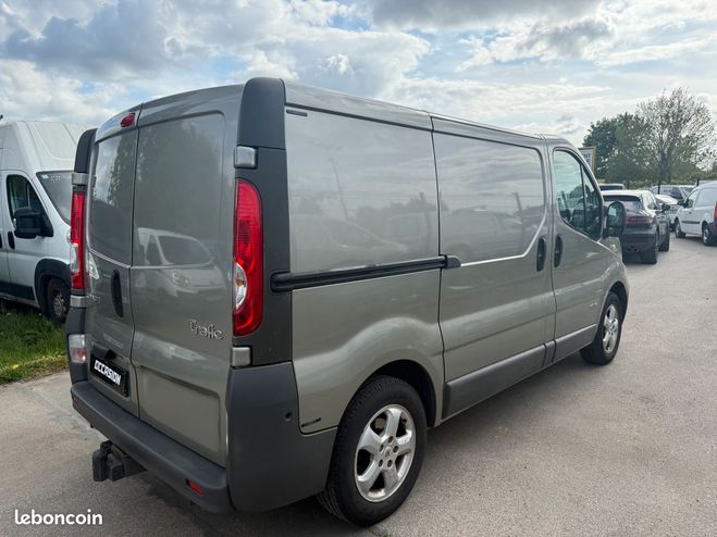 Opel Vivaro 2.0 cdti 115cv L2H1 Rallong Clim-Attela Gris de 2009