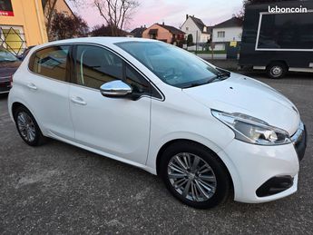  Voir détails -Peugeot 208 1.6l 100ch Allure 5p à Duppigheim (67)