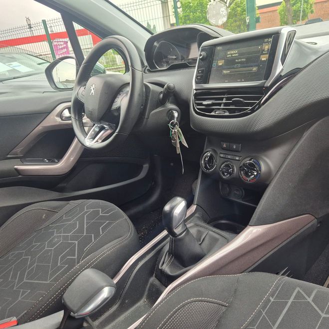 Peugeot 2008 (2) 1.6 BLUEHDI 75 STYLE SUV Gris foncé de 2016