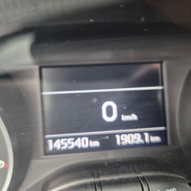 Peugeot 2008 (2) 1.6 BLUEHDI 75 STYLE SUV Gris foncé de 2016