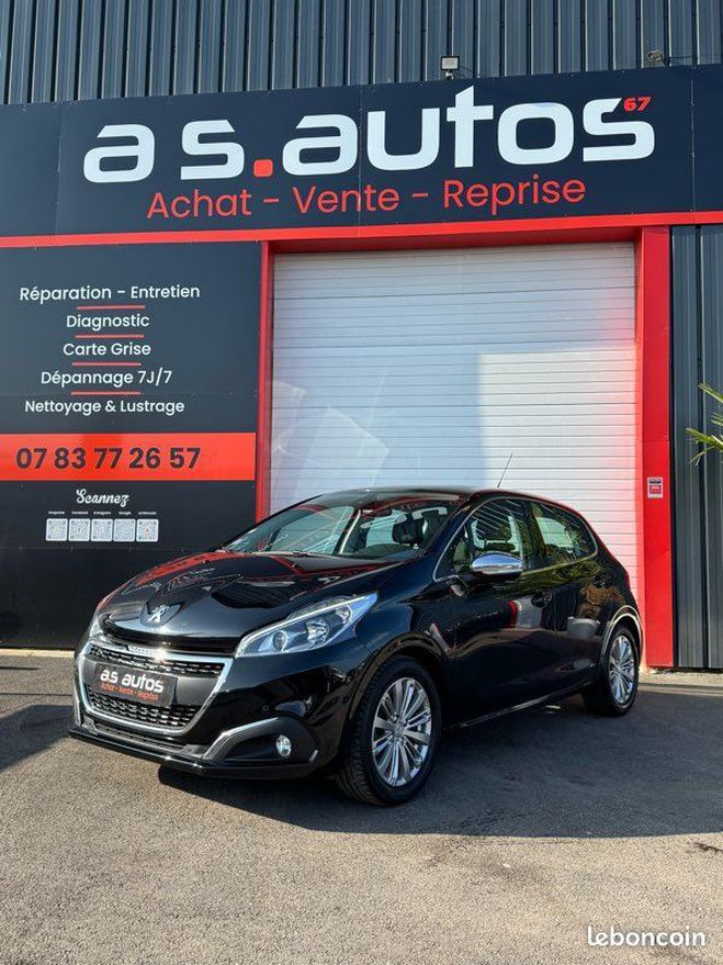 Peugeot 208 I Phase 2 ALLURE 1.2 VTi 12V 82 CV distr Noir de 2017