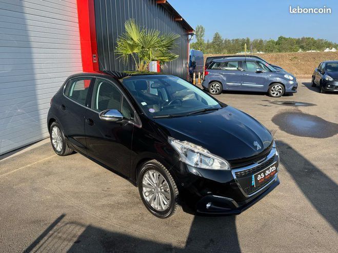 Peugeot 208 I Phase 2 ALLURE 1.2 VTi 12V 82 CV distr Noir de 2017