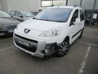  Voir détails -Peugeot Partner TEPEE 1.6 HDi FAP 92ch Outdoor à Aubire (63)