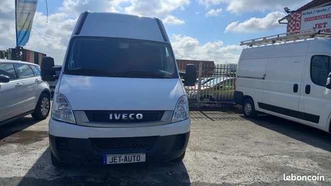 Iveco Daily 35S14 29L14 L2 H3 BVA Blanc de 2010