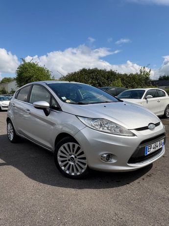  Voir détails -Ford Fiesta 1.6 TDCI 90 Titanium à Uckange (57)