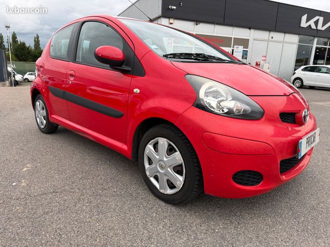Toyota Aygo 1.0 VVT-i 68 CONFORT Rouge de 2009