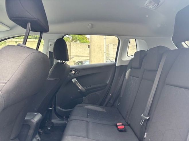 Peugeot 2008 1.2 PURETECH 82CH STYLE GRIS C de 2017