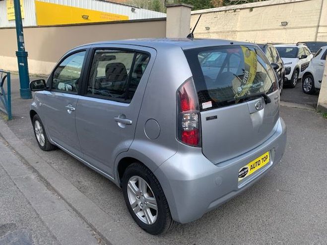 Daihatsu Sirion 1.3 91CH X GRIS de 2008