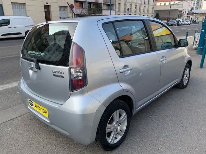 Daihatsu Sirion 1.3 91CH X GRIS de 2008