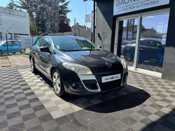  Voir détails -Renault Megane III COUPE dCi 110 FAP eco2 Euro 5 à Nantes (44)
