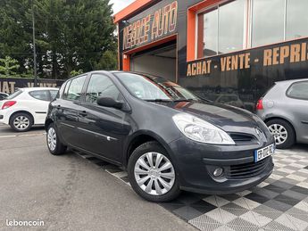  Voir détails -Renault Clio III 1.5 DCI 70CH AUTHENTIQUE 5P à Morsang-sur-Orge (91)