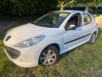  Voir détails -Peugeot 206 1.1 60 ACCESS 5P à Coignires (78)