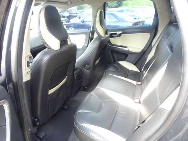 Volvo XC60 D3 AWD 163CH R-DESIGN GEARTRONIC GRIS F de 2012