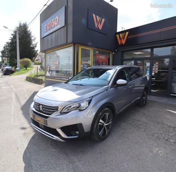  Voir détails -Peugeot 5008 GENERATION-II 2.0 BLUEHDI 150 CH ALLURE  à Bourgoin-Jallieu (38)