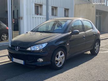  Voir détails -Peugeot 206 1.6 HDI 110CH TRENDY à Marseille (13)