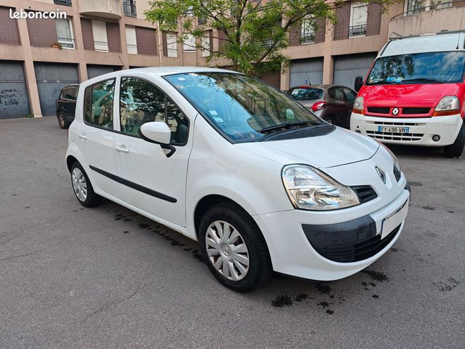 Renault Modus 1.2 16v 75ch Expression Blanc de 2011