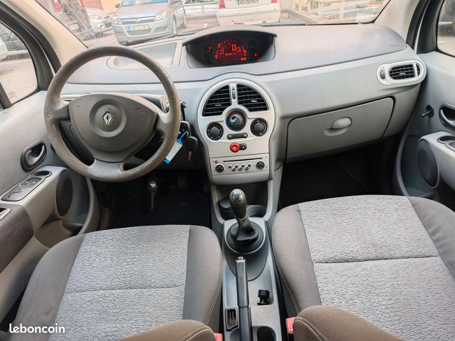 Renault Modus 1.2 16v 75ch Expression Blanc de 2011