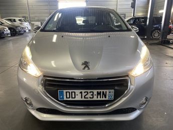 Voir détails -Peugeot 208 1.6 VTI FELINE 6CV 3P à Voreppe (38)