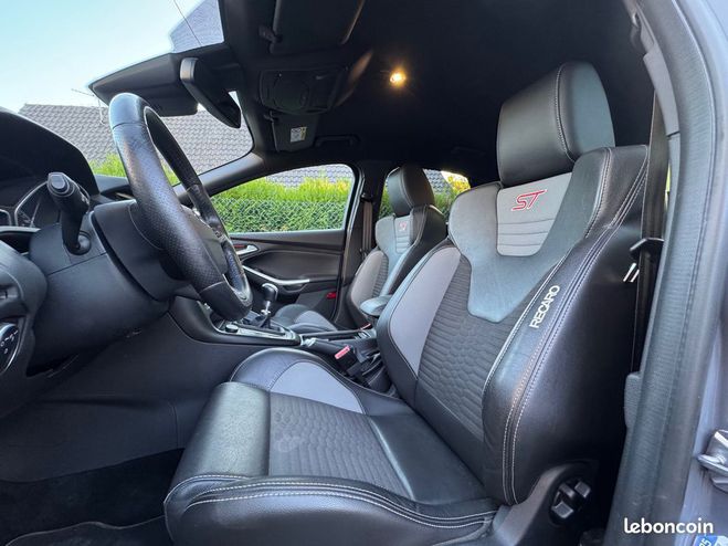 Ford Focus ST 250 GPS RECARO HIFI SONY REGULATEUR C Gris de 2016