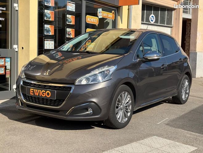 Peugeot 208 GENERATION-I 1.2 PURETECH 110 ALLURE COU Gris de 2018