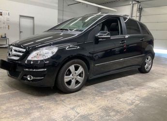  Voir détails -Mercedes Classe B 200 TURBO SPORT CVT à Cannes (06)