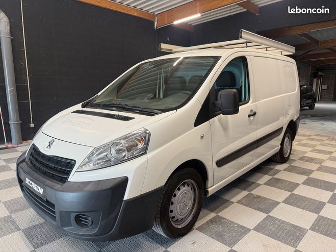 Nissan Primastar 2.0 dci 115cv l2h1 clim attelage 2 porte Blanc de 2009