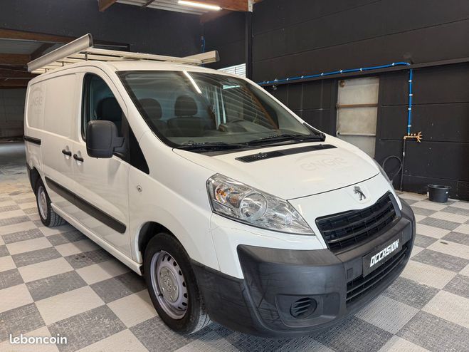 Nissan Primastar 2.0 dci 115cv l2h1 clim attelage 2 porte Blanc de 2009