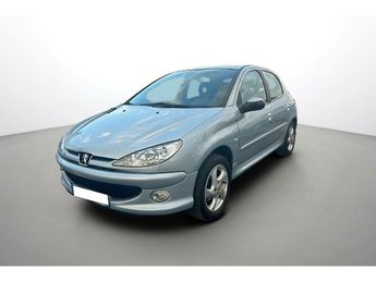  Voir détails -Peugeot 206 1.6e 16v Executive BVA à Sarcelles (95)