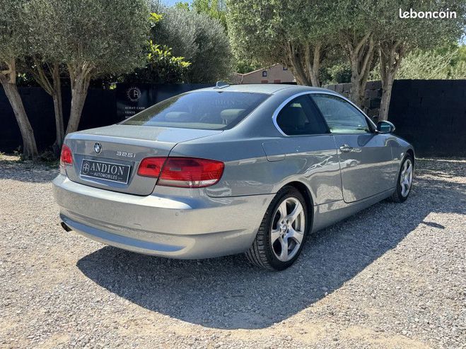 BMW Serie 3 COUPE (E92) 325I 218CH LUXE Gris de 2006