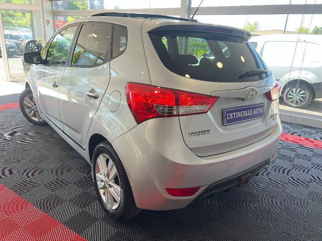 Hyundai Ix20 1.6 CRDi 115 Pack Premium Gris Clair de 2011