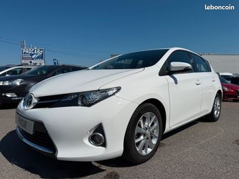  Voir détails -Toyota Auris 90 d-4d dynamic à Charmeil (03)