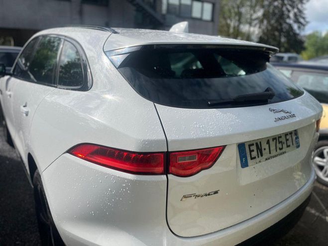 Jaguar F Pace 2.0D 180CH R-SPORT 4X4 BVA8 Blanc de 2017