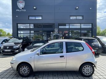 Voir détails -Fiat Punto 1.2i - 8V à Nouvoitou (35)