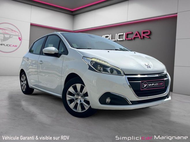 Peugeot 208 1.2l 82ch BVM5 Style / DISTRIBUTION NEUV Blanc de 2017