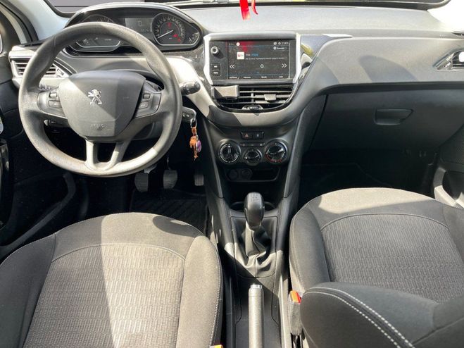 Peugeot 208 1.2l 82ch BVM5 Style / DISTRIBUTION NEUV Blanc de 2017