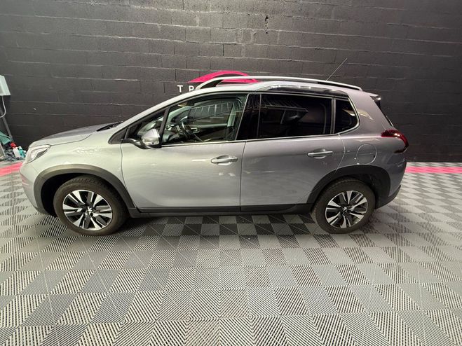 Peugeot 2008 1.2 PureTech 82ch BVM5 Allure Gris de 2017