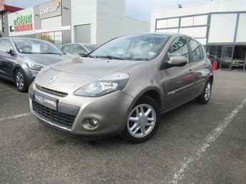  Voir détails -Renault Clio III dCi 75 Confort Clim à Aubire (63)