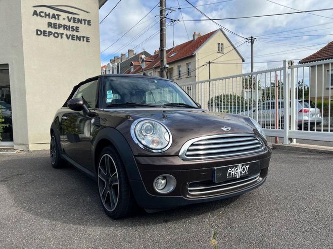 Mini Cooper Cabriolet 1.6i - 120 MARRON FONCE de 2010