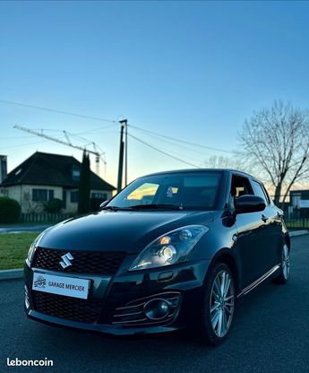  Voir détails -Suzuki Swift Sport 1.6i 136ch 16V à Saint-Pantalon-de-Larche (19)
