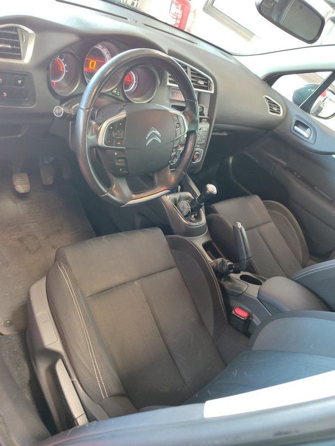 Citroen C4 1.6 hdi 225000KMS Autre de 2011