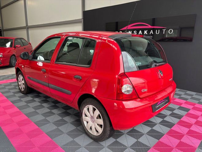 Renault Clio CAMPUS 1.2 16v 75 eco2 Authentique Euro  Rouge de 2011