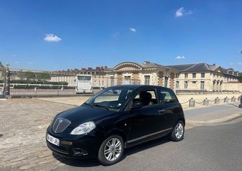  Voir détails -Lancia Ypsilon BVA II (2) 1.4 16V 95 DFS PLATINO à Paris (75)