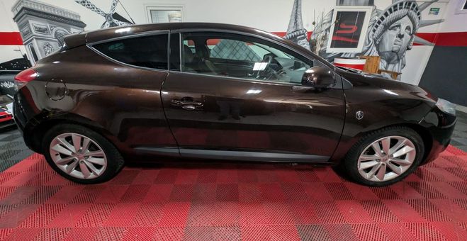 Renault Megane  3 Coupe 1.9 dCi 130 cv XV de France  de 2011