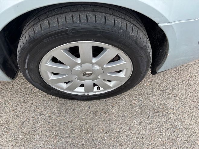 Renault Laguna 1.8 16S PRIVILEGE Gris de 2001
