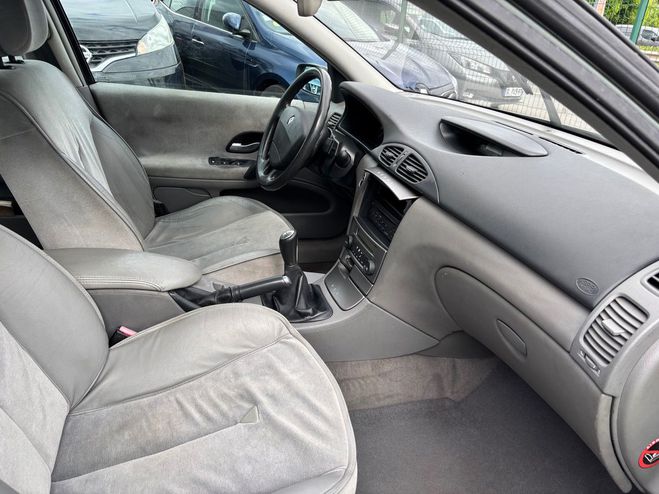 Renault Laguna 1.8 16S PRIVILEGE Gris de 2001
