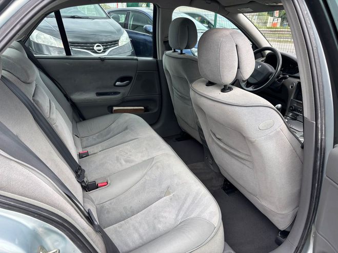 Renault Laguna 1.8 16S PRIVILEGE Gris de 2001