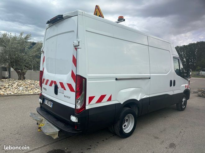 Iveco Daily 16990 ht fourgon l2h2 35c14 roues jumel  de 2018